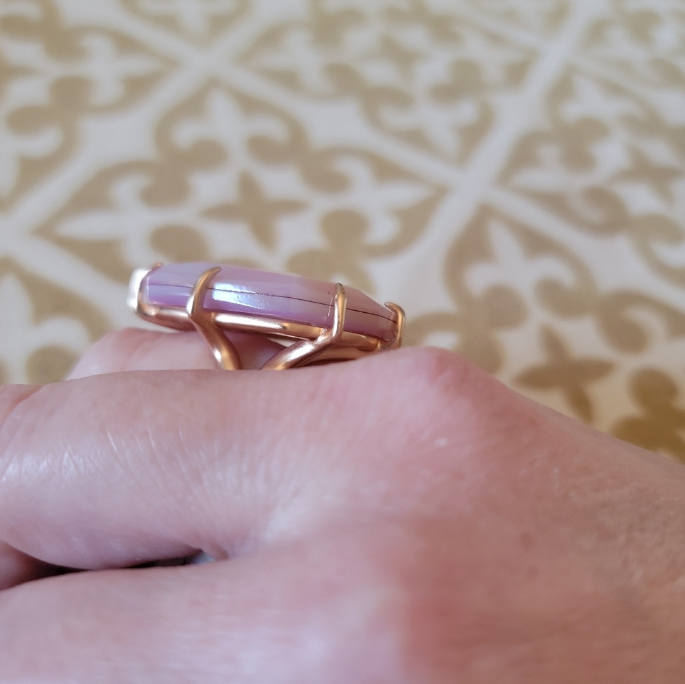Kendra Scott Megan Pink Mother of Pearl Ring Size 6 - Picture 4 of 15